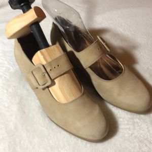 Beautifeel beige suede low heel dress shoe
